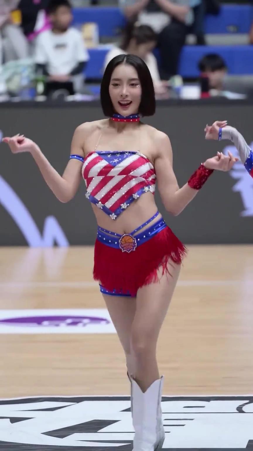 太離譜了 ！幾乎是完美女人！